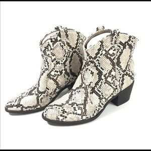 Style & Co Mykenna Western Style Ankle Booties